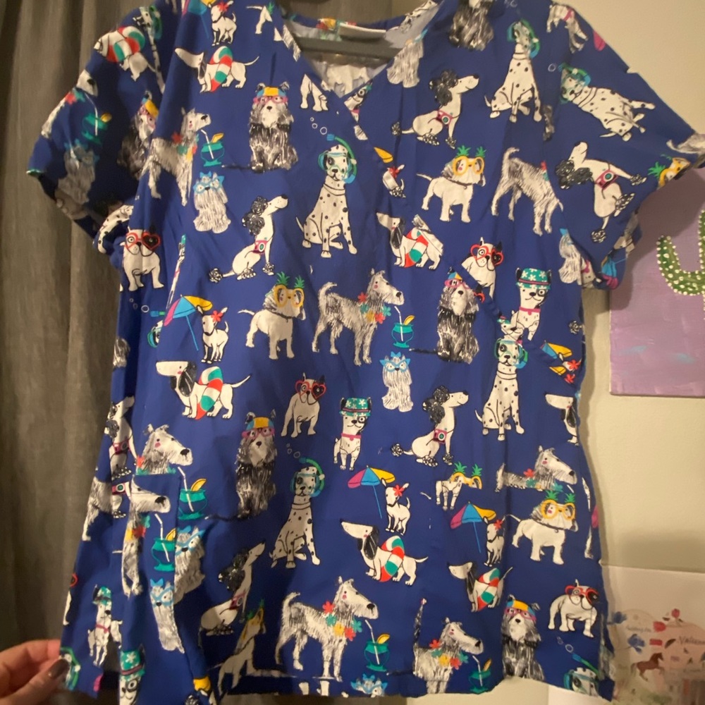 Dog printed scrub top. Size Large. Brand: Scrub Star.